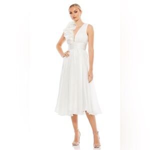 NWT Mac Duggal 70165 Ruched Bodice Plunging Neck Dress Size 16